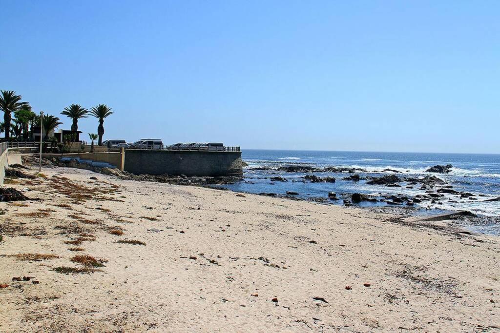 ケープタウンBlue Waters Studio With Sea Views From Balconyアパートメント エクステリア 写真