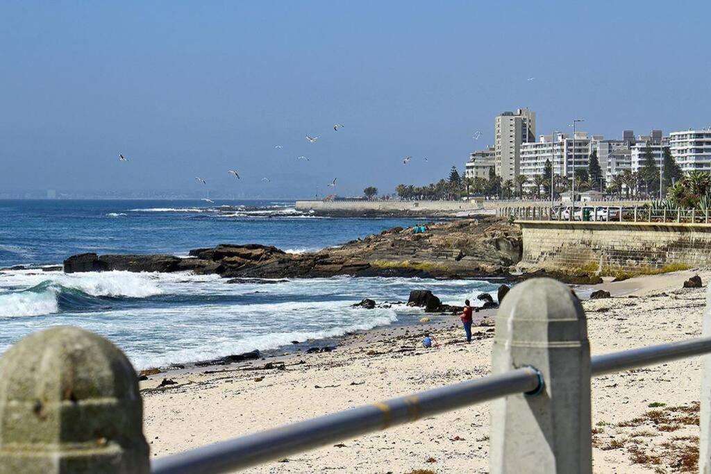 ケープタウンBlue Waters Studio With Sea Views From Balconyアパートメント エクステリア 写真